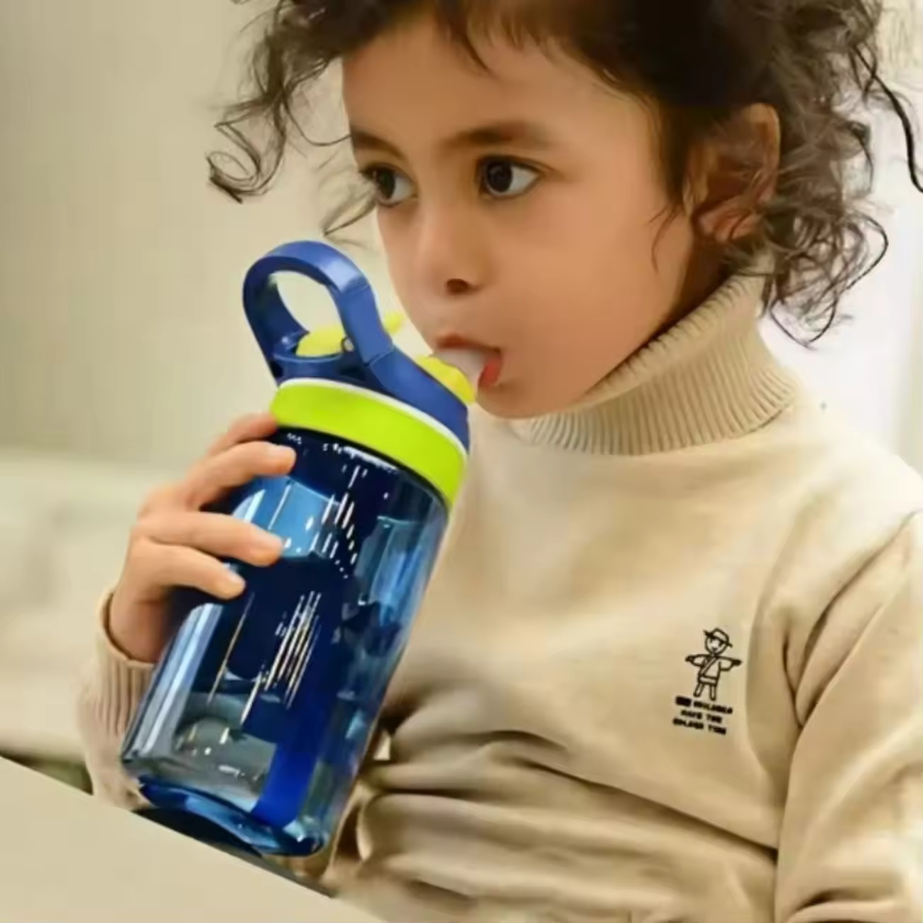 480ml子供用シッピーカップ水筒、創造的な漫画柄のストロー - Baby Food Hipp のレビューと価格